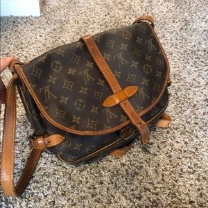 Authentic Louis Vuitton Saumur monogram 30